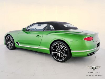 Bentley Bentayga V8 EWB Azure 23MY, Anno 2023, KM 1590 - hlavný obrázok
