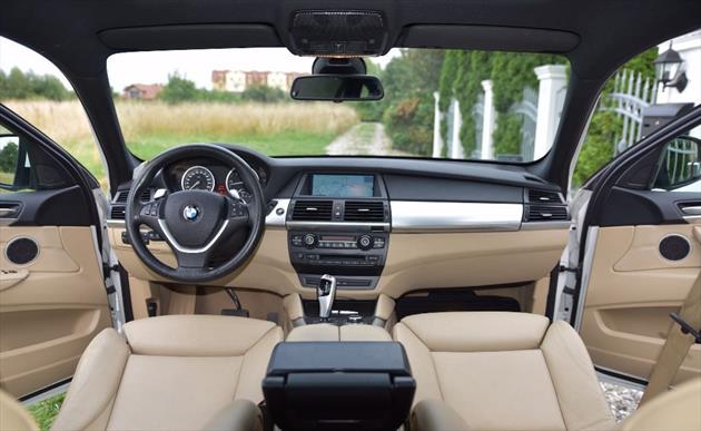 BMW X6 xdrive40d M SPORT Paket - hlavný obrázok