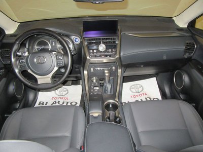 Lexus NX NX Hybrid 4WD Luxury, Anno 2015, KM 96300 - hlavný obrázok