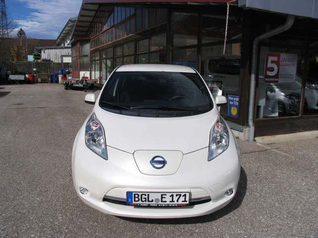 Nissan Leaf 24 kWh (mit Batterie) Acenta - hlavný obrázok
