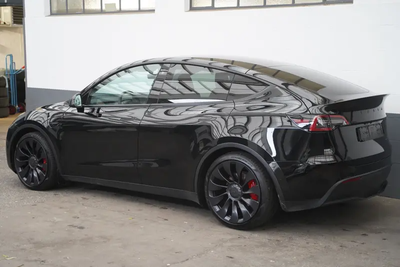 Tesla Model Y Performance AWD, Anno 2022, KM 43958 - hlavný obrázok