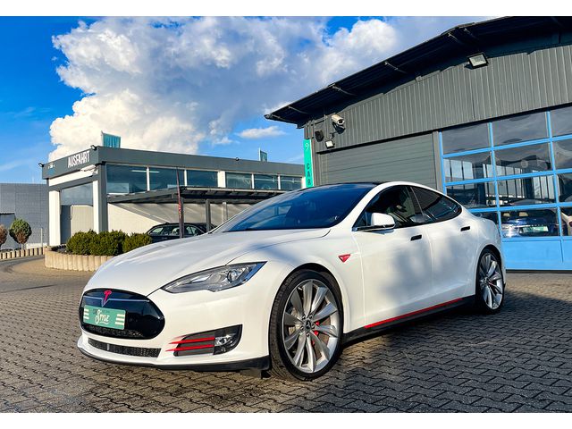Tesla Model S P85D Supercharger free SuC free Autopilot 21 - hlavný obrázok