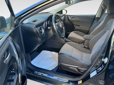 Toyota Auris Touring Sports 1.8 Hybrid Black Edition, Anno 2018, - hlavný obrázok